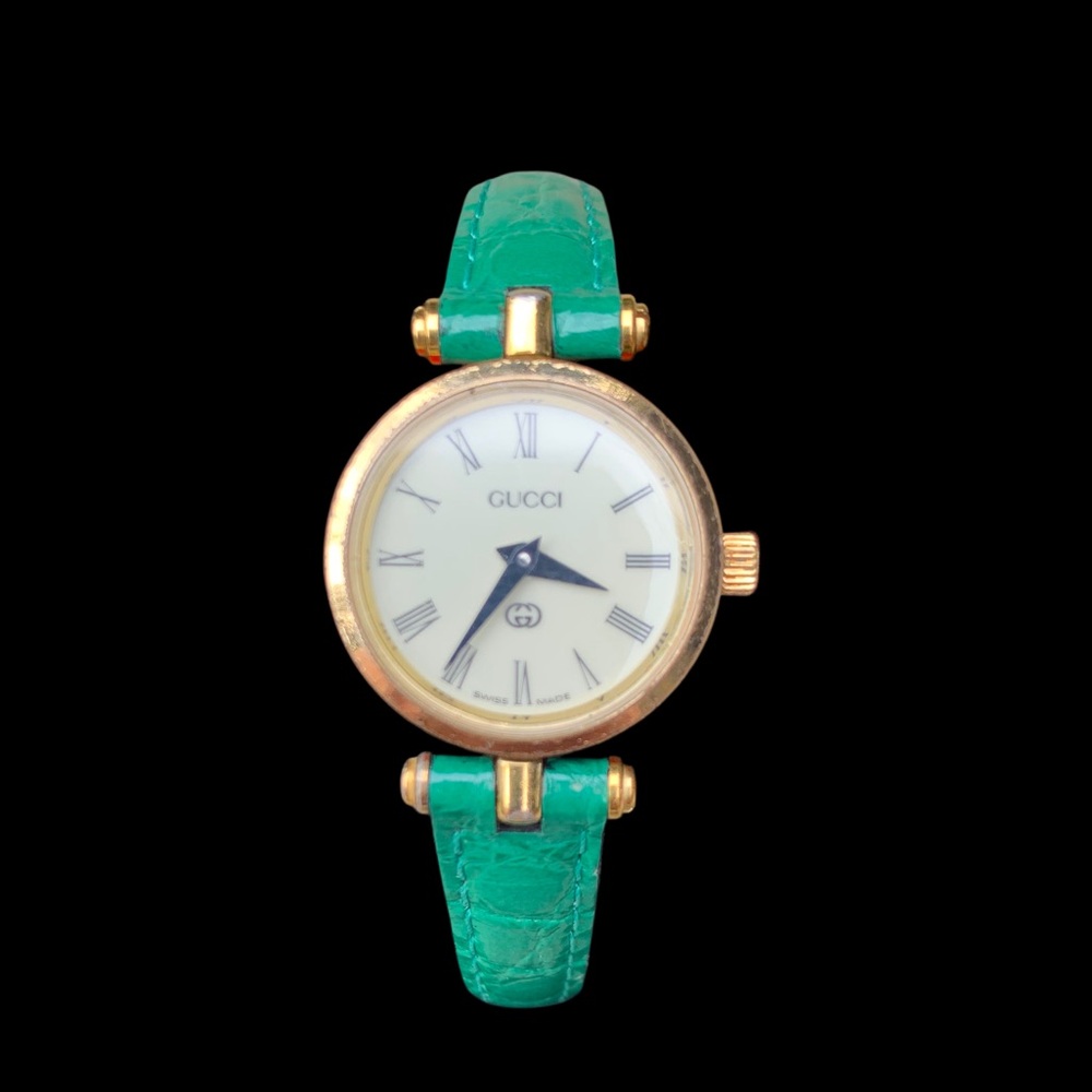 Gucci Vintage Women's Sherry line stack Watch with Green Strap and Gold Case